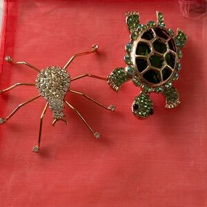 Gold‎ Spider and Turtle Crystal Brooch Set